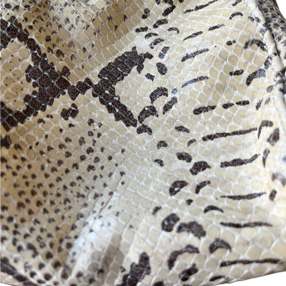 Simard Leather Shoulder Coin Purse - Picture 7 of 8